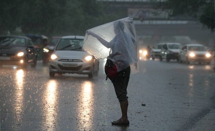 मौसम विभाग (IMD) ने राष्ट्रीय राजधानी में हल्की बारिश होने का भी अनुमान लगाया है.(फाइल फोटो)