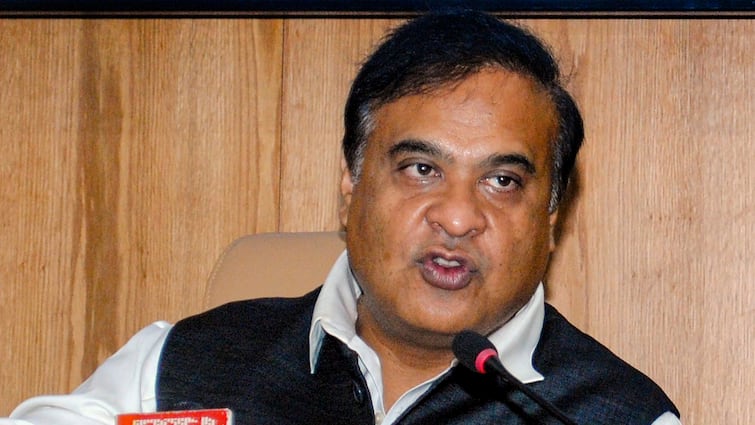 Assam Gangrape Chief Minister of Assam Himanta Biswa Sarma appealed lawyers Do not show any kind of sympathy with the accused in crimes against women 'अदालतों में अपराधियों को वकील...', असम गैंगरेप पर भड़के सीएम सरमा ने कर दी ये मांग