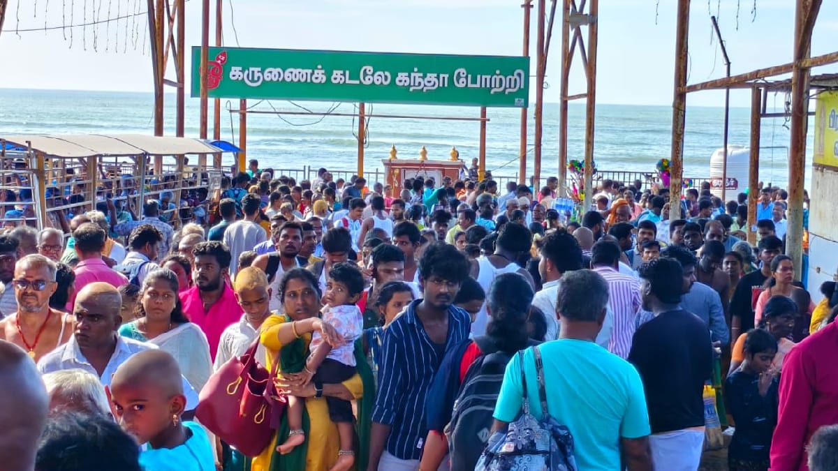 ஆவணித் திருவிழா: சிங்கக் கேடய சப்பரத்திலும், வள்ளி அம்பாள் பெரிய கேடயச் சப்பரத்தில் வீதி உலா