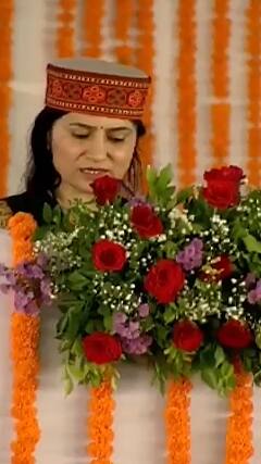 पीएम मोदी ने सव्यं साहयता समूहों को दी 5 करोड़ की सौगात | ABP NEWS SHORTS