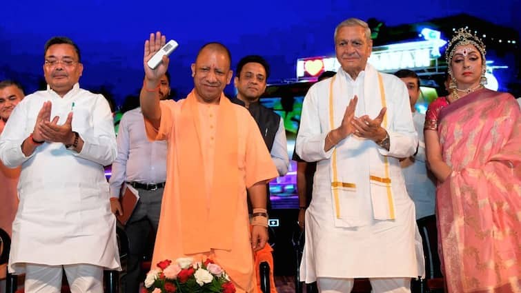 CM Yogi Adityanath attacks opposition on minority situation in Bangladesh 'Highlight Palestine, But Overlook Bangladesh': CM Yogi's Dig At Oppn On Minorities' Situation In Dhaka