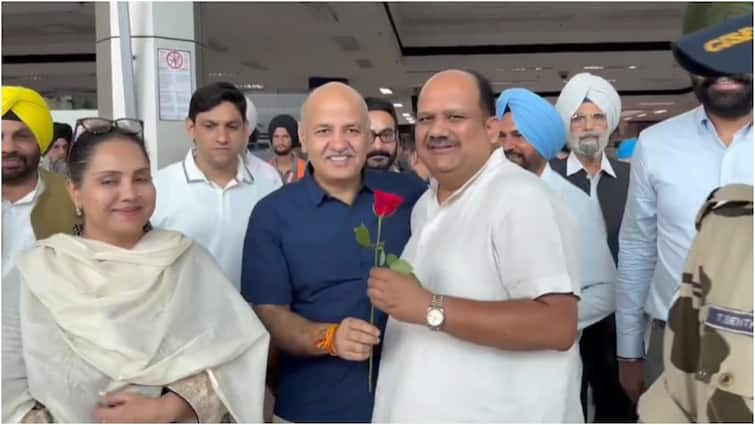 manish sisodia reached amirtsar to offer prayer at golden temple | Punjab: 'जब जेल में था तब पंजाब....', अमृतसर पहुंचकर बोले मनीष सिसोदिया, आज हरमंदिर साहिब में टेकेंगे मत्था