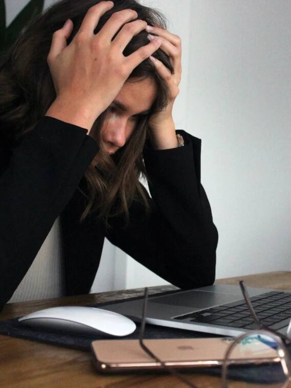 पाकिस्तान के लोगों को अब खाना भी नसीब नहीं! स्लो इंटरनेट बना कारण