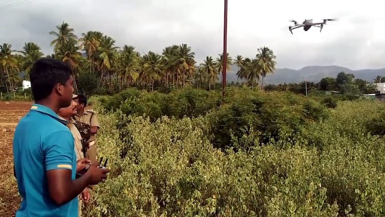 The search for the leopard that entered the town intense for the second day Cumbum தேனி, கம்பத்தில் ஊருக்குள் புகுந்த சிறுத்தையை இரண்டாவது நாளாக தேடும் பணி தீவிரம்!