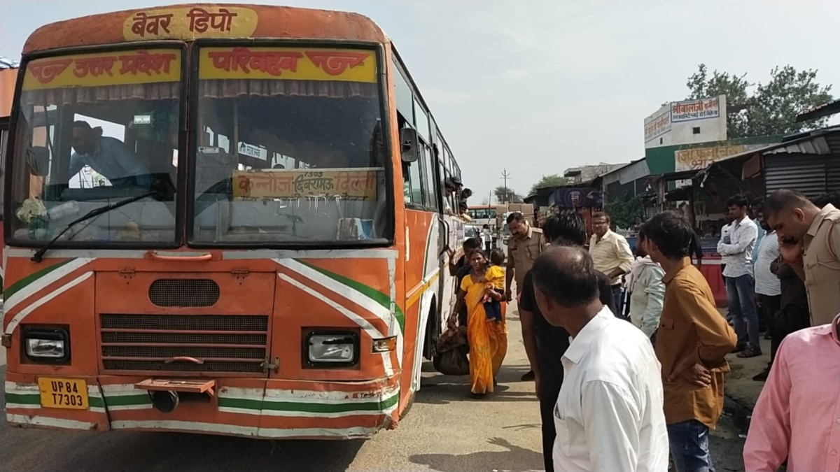 चलती बस में महिला ने दिया बच्चे को जन्म, सवारियों ने फिल्मी स्टाइल में करवाई डिलीवरी