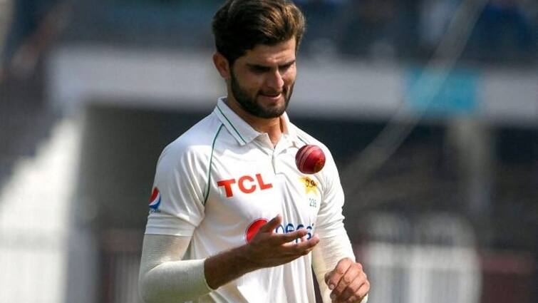 shaheen shah afridi removes shan masood hand from shoulder during team huddle video pak vs ban 1st test pakistan vs bangladesh Shaheen Shah Afridi's Act Reignites 'No Unity In Pak' Chatter. Watch What He Does In Team Huddle | VIDEO