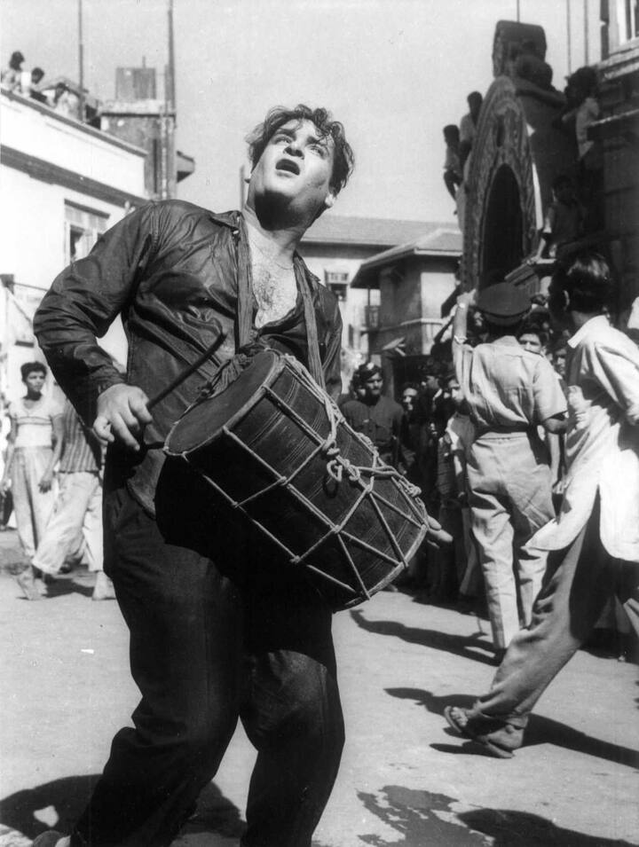 गोविंदा आला रे आला - फिल्म ‘ब्लफ मास्टर’ का ये गाना भी जन्माष्टमी और दही हांड़ी के लिए एकदम परफेक्ट है.