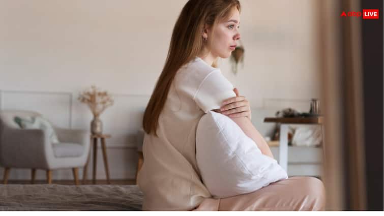 Bleeding After Delivery How Long is Normal and When to Worry डिलीवरी के बाद कितने दिन तक होता है ब्लीडिंग? जानें कब हो सकता है यह खतरनाक