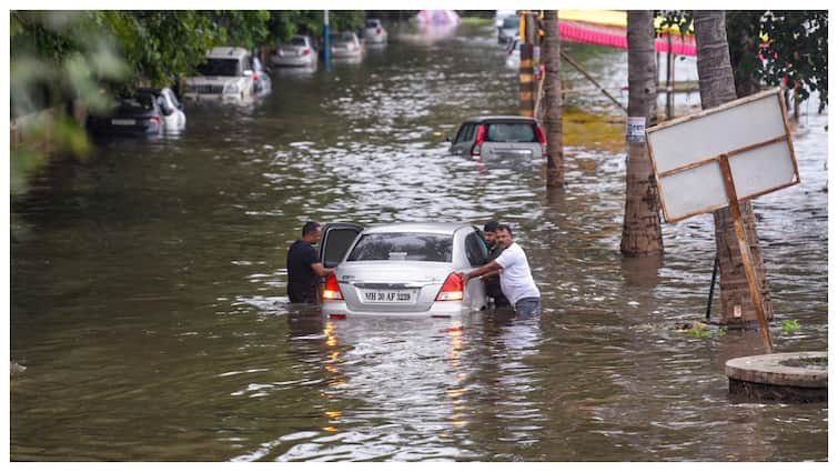 Weather Forecast 26 august 2024 aaj ka mausam imd issues heavy rainfall alert gujarat delhi ncr up bihar rajasthan Weather Forecast: राजस्थान से गुजरात तक भारी बारिश का तांडव, दिल्ली में भी बारिश की संभावना, जानें देशभर का मौसम