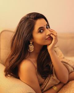 Priyanka Mohan: ప్రియాంక మోహన్ లేటెస్ట్ ఫోటోలు... సరిపోదా ఆ చూపు, పడిపోదా కుర్రకారు