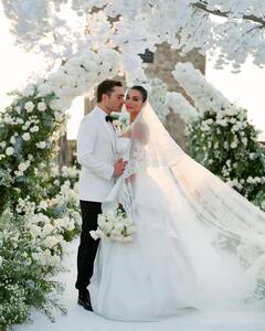 Amy Jackson Marriage Photos : అమీ జాక్సన్​ పెళ్లి ఫోటోలు ఇవే.. కొడుకు సమక్షంలో పెళ్లి చేసుకున్న హీరోయిన్