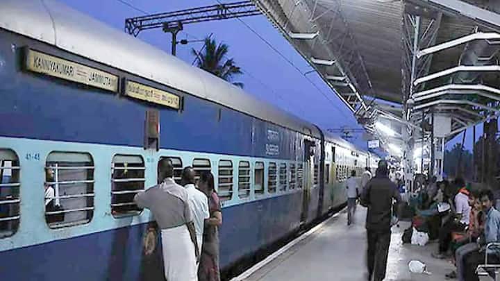 ट्रेन में सफर करने के दौरान यात्रियों के लिए रेलवे ने बहुत सारे नियम बनाए गए होते हैं. जो सभी यात्रियों को मानने होते हैं.