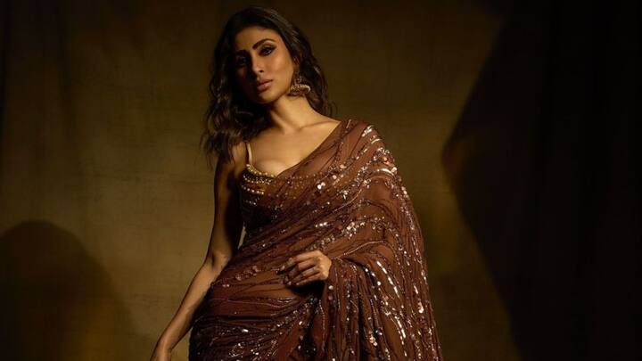 'আমি শুনতে পেতাম ঘরে লোকজন আমাকে নিয়ে আলোচনা করছে। আমার প্রথম ২-৩ বছর ছিল শুধু আমাকে কেমন দেখতে এবং কেমন লাগছে।'