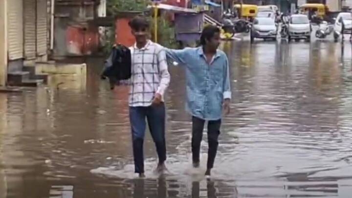 मोसमात पुन्हा एकदा पंचगंगा नदी पात्राबाहेर येण्याची शक्यता आहे.