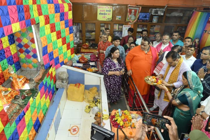 राजस्थान के मुख्यमंत्री भजनलाल शर्मा धार्मिक यात्रा पर उज्जैन पहुंचे. इस मौके पर उन्होंने भगवान महाकाल का पूजन किया. इसके बाद सांदीपनि आश्रम पहुंचकर वहां भी पूजा अर्चना की.