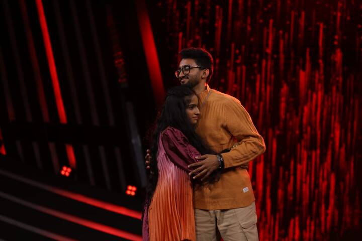 తెలుగు ఇండియన్ ఐడల్ 3 మొదలైనప్పటి నుంచి అవుట్ స్టాండింగ్ పెర్ఫార్మన్స్ ఇస్తూ అందరినీ ఆకట్టుకున్న కేశవ్ రామ్, తాజాగా ఎలిమినేట్ అయ్యాడు. ఈసారి ఎలిమినేషన్ ప్రాసెస్ వచ్చేసరికి శ్రీ కీర్తీ, స్కందతో పాటు కేశవ్ రామ్ కూడా డేంజర్ జోన్ లో ఉన్నాడు. అయితే... మిగతా ఇద్దరూ సేవ్ కాగా, అతడు ఎలిమినేట్ అయ్యాడు.