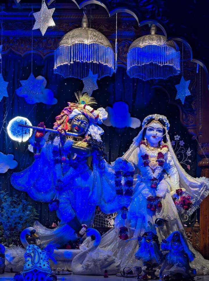 शाम 6 से 10 के बीच गंधर्व रॉक बैंड अपने रॉक कीर्तन की प्रस्तुति देगा जो श्रद्धालुओं को झूमने और थिरकने के लिए उपयुक्त माहौल प्रदान करेगा.