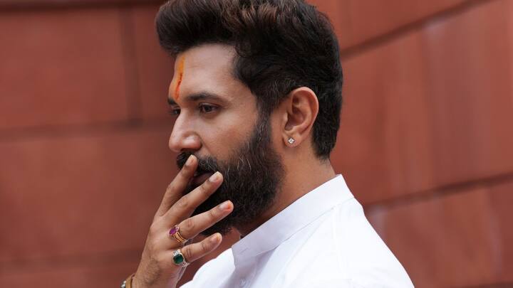 उन्होंने कहा कि सरकार के पास यह आंकड़े होने चाहिए, लेकिन मैं इन आंकड़ों को सार्वजनिक करने के पक्ष में नहीं हूं. क्योंकि यह आंकड़े समाज को एक दूसरे से बांटते हैं.