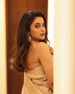 Priyanka Mohan: ప్రియాంక మోహన్ లేటెస్ట్ ఫోటోలు... సరిపోదా ఆ చూపు, పడిపోదా కుర్రకారు