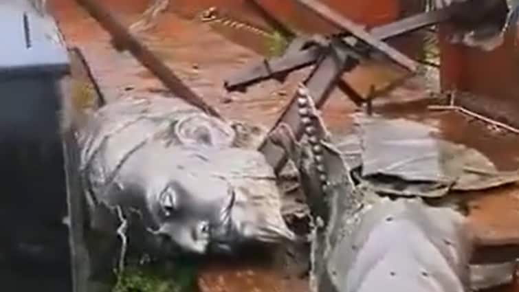 Shivaji Maharaj statues collapses in Maharashtra Sindhudurg Shivaji Maharaj's 35-Foot Statue Collapses In Maharashtra's Sindhudurg — On Cam