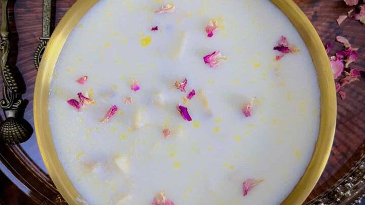 अशात तुम्ही भगवान श्रीकृष्णाच्या पंचामृत स्नानासाठी देखील वापरू शकता.