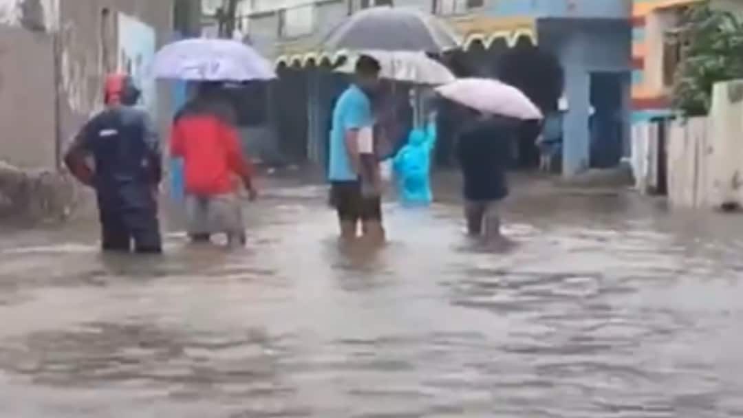 Rajasthan Weather IMD heavy rainfall Alert for TOMORROW waterlogging in Banswara Rajasthan Rain: राजस्थान में आफत की बारिश, बांसवाड़ा में भारी जलभराव, जानें कल कैसा रहेगा मौसम?