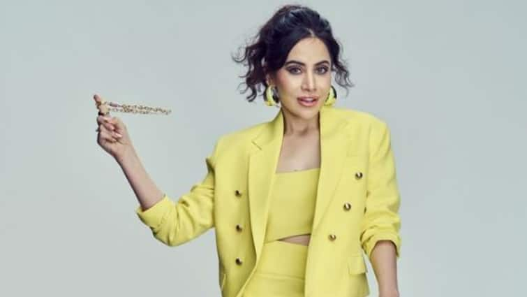 Uorfi Javed Becomes Marketing Genius; DMs SRK, Priyanka Chopra, Diljit Dosanjh On Gram For....