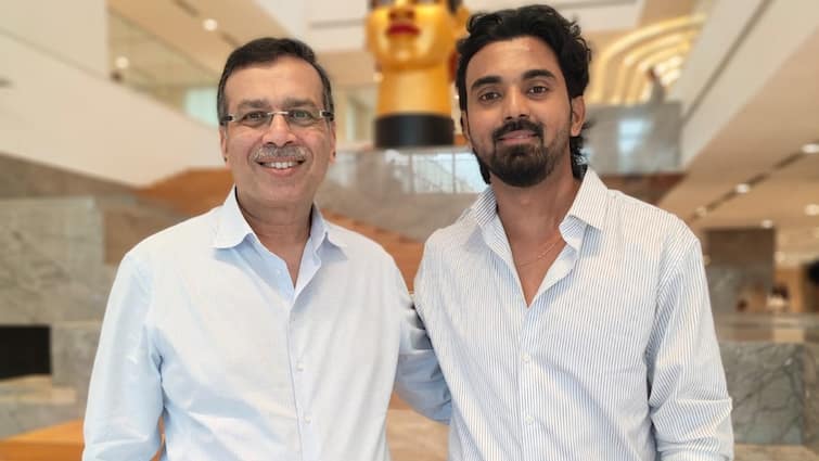 KL Rahul meets LSG owner Sanjiv Goenka ahead of IPL retention latest sports news IPL 2025: केएल राहुल से मिले LSG के मालिक संजीव गोयनका, रिटेन करने पर बड़ी जानकारी आई सामने!