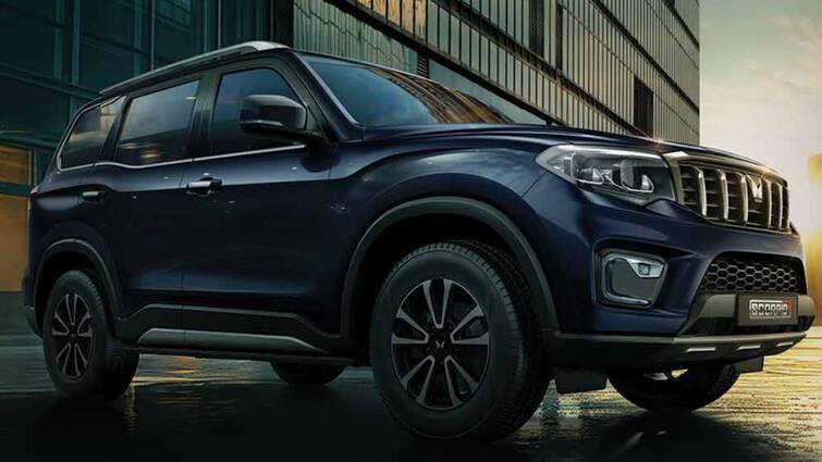 Mahindra Scorpio 1 Liter Petrol Diesel Variant Kilometer Range Powertrain Specifications know here 1 लीटर पेट्रोल-डीजल में कितना चलेगी Mahindra Scorpio? खरीदने जा रहे हैं तो जान लें ये बात