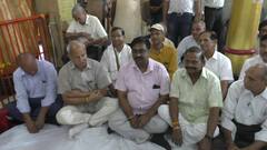 जन्माष्टमी पर पूर्व मंत्री विश्वेन्द्र सिंह और सुभाष गर्ग हुए भक्तिमय, मंदिरों में टेका मत्था