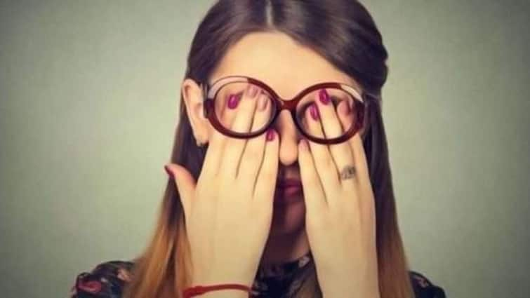 Eyes Care Tips to get rid of Spectacles eat these 3 things mixed with desi ghee Eyes Care Tips: ਅੱਖਾਂ 'ਤੇ ਨਹੀਂ ਲੱਗੇਗਾ ਮੋਟਾ ਚਸ਼ਮਾ, ਦੇਸੀ ਘਿਓ 'ਚ ਮਿਲਾ ਕੇ ਖਾਓ ਇਹ 3 ਚੀਜ਼ਾਂ