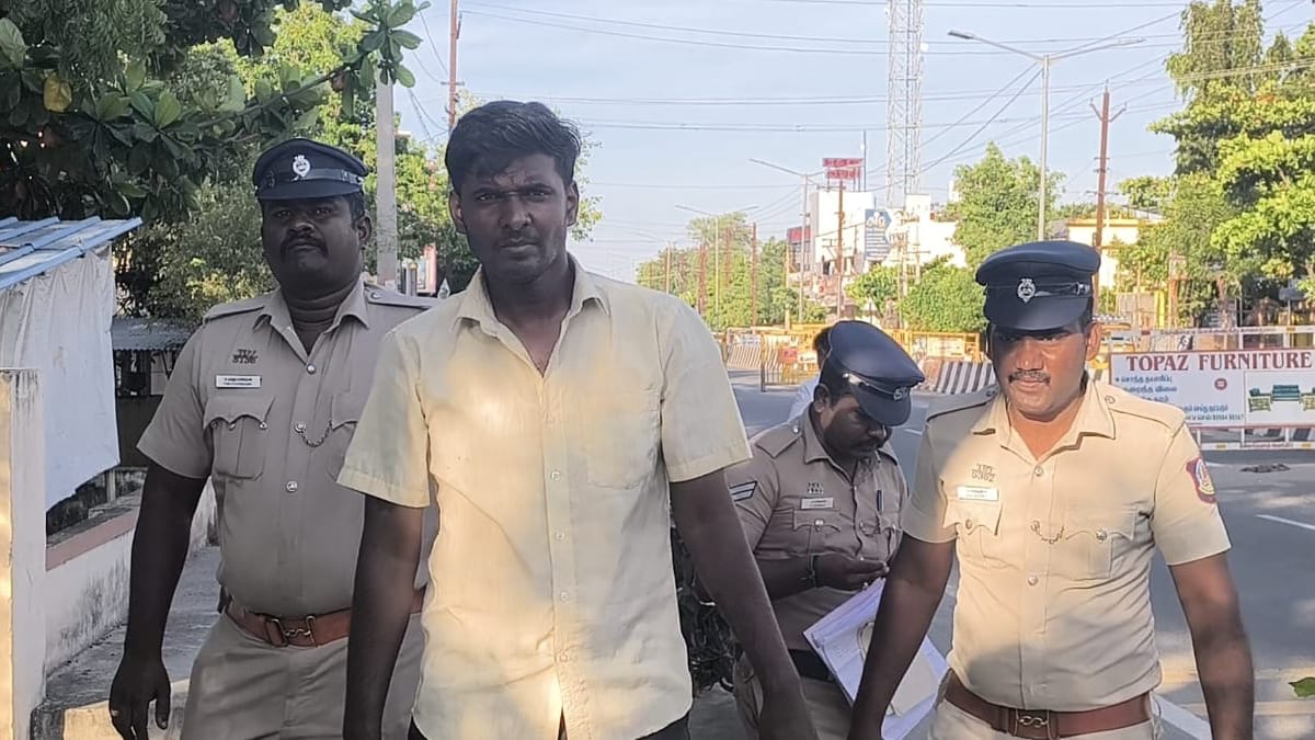 கொள்ளையடிப்பது ஒன்லி போலீஸ் குவார்ட்டர்ஸ்-  போலீஸில் சிக்கிய பலே திருடன்