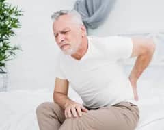 Back Pain: ਤੁਹਾਡੀਆਂ ਆਹ 4 ਗਲਤੀਆਂ ਕਰਕੇ ਵਿਗੜ ਜਾਂਦੀ ਪਿੱਠ ਦੀ ਦਰਦ, ਜਾਣੋ ਬਚਣ ਦਾ ਤਰੀਕਾ