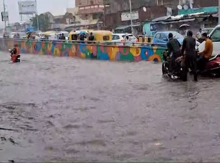 गांधीनगर में जल बम की स्थिति भी बन गई. शहर के कई इलाकों में पानी भर गया.