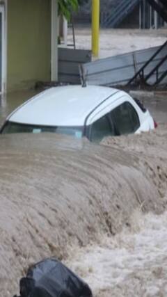 krishna janmashtami के अवसर पर मथुरा के हिस्सों में हुई बारिश | abpnewsshorts