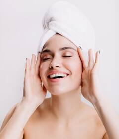 Beauty Hacks: સ્કિનને એવરયંગ રાખવા માટે દેશી ઘી કારગર, શરીરમાં આ જગ્યાએ મસાજથી નિખરશે ત્વચા