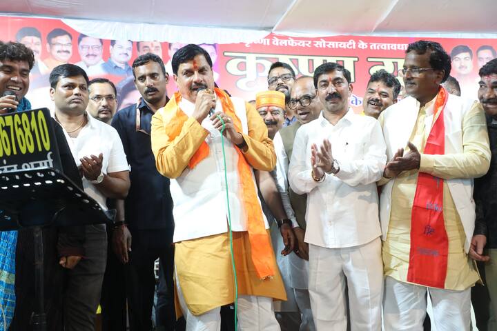 उन्होंने पुलिस बैंड द्वारा दी गई प्रस्तुति से प्रभावित होकर सभी जवानों को 10- 10 हजार रुपए की प्रोत्साहन राशि देने की घोषणा की.