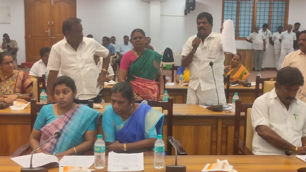 திமுக-அதிமுக கவுன்சிலர்கள் இடையே வாக்குவாதம்.. சேலம் மாமன்ற கூட்டத்தில் பரபரப்பு.