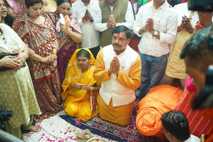 उज्जैन के प्रमुख गोपाल मंदिर, इस्कॉन मंदिर, श्री कृष्ण मित्रविंदा मंदिर, सांदीपनि आश्रम सहित अन्य भगवान कृष्ण के प्रमुख मंदिरों को आकर्षक ढंग से सजाया गया.