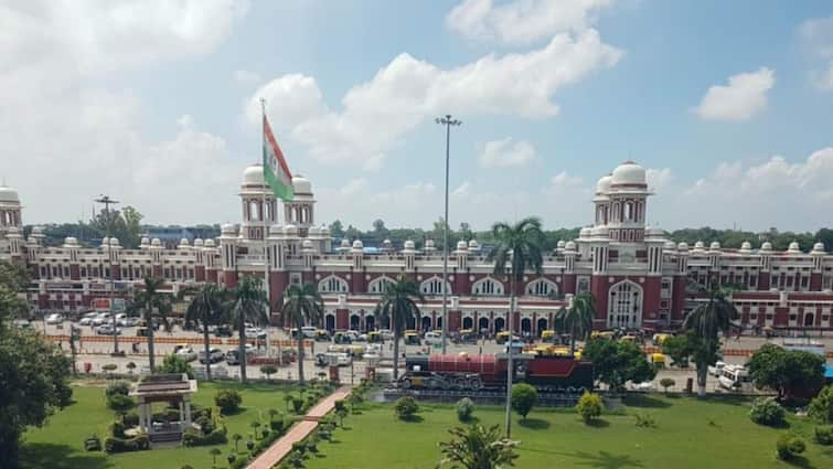 Uttar pradesh 8 Railway Stations Renamed Lucknow Akhilesh yadav Says Think About Preventing Train Accidents UP: 8 Railway Stations Renamed In Lucknow, Akhilesh Says 'Think About Preventing Train Accidents'