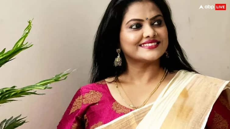 Malayalam Actor Minu Muneer on physical Abuse By Co-Stars he Kissed Me 'टॉयलेट से आई तो उसने पीछे से पकड़ा, किस किया', एक्ट्रेस ने लगाए पॉपुलर एक्टर पर गंभीर आरोप