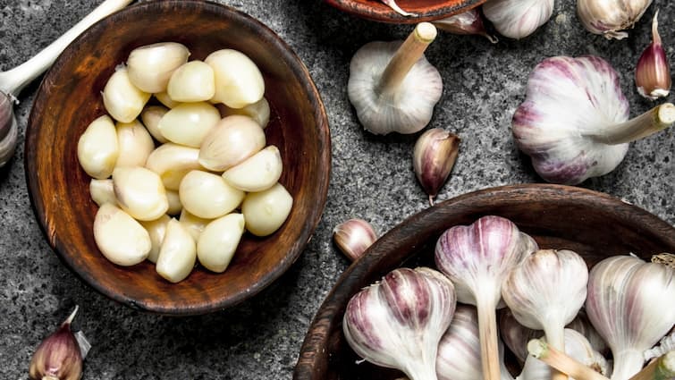 There was a shocking revelation about how this Chinese garlic reached Gujarat Chinese garlic: ભારત સહિત દુનિયાના અનેક દેશોમાં ચાઇનીઝ લસણ પર છે પ્રતિબંધ, જાણો ગોંડલ સુધી કેવી રીતે પહોંચ્યું?