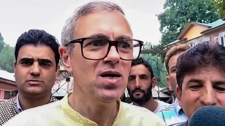 Omar Abdullah Makes Appeal To Ganderbal Voters With Folded Hands Just Give Me An Opportunity To Serve Omar Abdullah Makes Appeal To Ganderbal Voters With 'Folded Hands': 'Just Give Me An Opportunity To Serve'