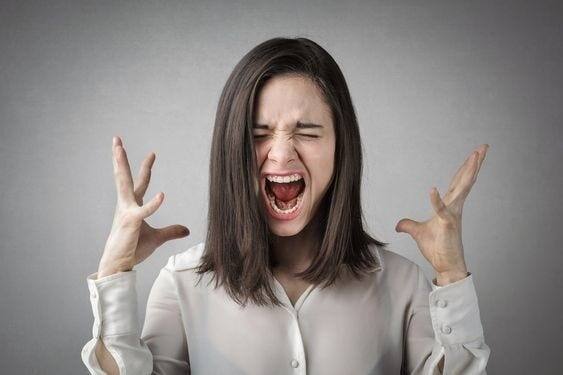 या लोकांचा स्वभावच मूळात तापट असतो, त्यांना इतका राग येतो की एका वेळेनंतर ते स्वतःवर नियंत्रण ठेवू शकत नाहीत.