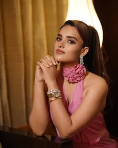 Nidhhi Agerwal: నిధి అగర్వాల్‌ లేటెస్ట్‌ ఫోటోలు - పింక్‌ డ్రెస్‌లో అందంతో మాయ చేస్తున్న తేనె కళ్ల భామ