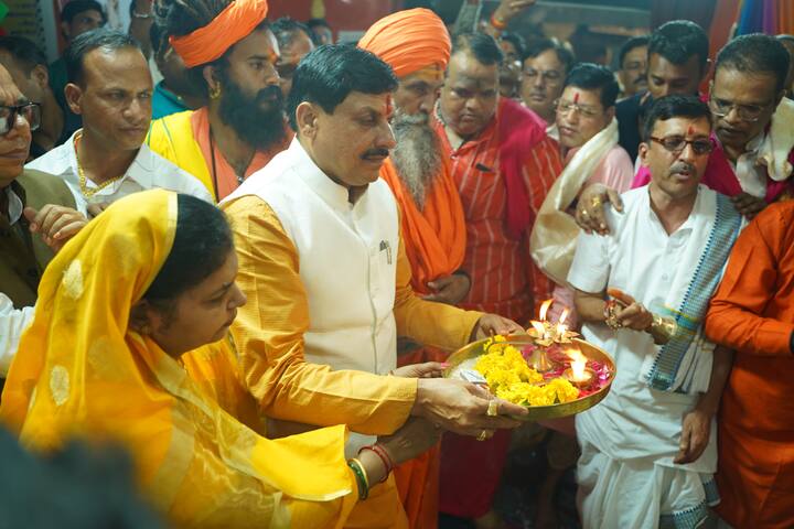 मुख्यमंत्री डॉ मोहन यादव की मंशानुरूप पूरे प्रदेश के साथ उज्जैन में भी कृष्ण जन्मोत्सव पूरे धूमधाम और हर्षोल्लास के साथ मनाया गया.