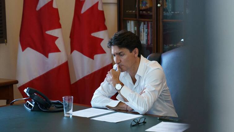 Jobs in canada PM Justin trudeau announces reducing low wage temporary foreign workers Big for Indian जस्टिन ट्रूडो का भारतीयों को झटका, अब कनाडा में नौकरी पाना हो जाएगा मुश्किल, जानिए कैसे