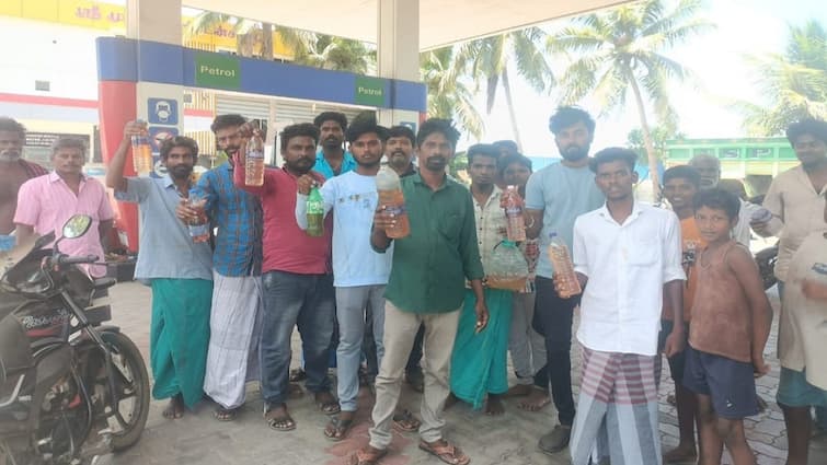 Thanjavur news Sale of water mixed power petrol vehicles due to broken down in Kumbakonam - TNN பவர் பெட்ரோலா? தண்ணீர் பெட்ரோலா? வாகனங்கள் பழுதடைந்ததால் முற்றுகை: கும்பகோணத்தில் பரபரப்பு