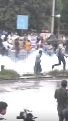 Kolkata Nabanna Protest: कोलकाता में प्रदर्शनकारियों ने पुलिस बैरिकेड्स तोड़े और लगाए नारे | ABP Shorts