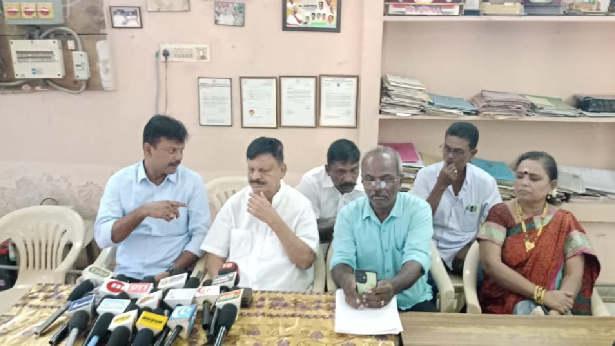 ஊதிய உயர்வு வேண்டும்: தூத்துக்குடியில் நாளை முதல் துறைமுகத் தொழிலாளர்கள் வேலை நிறுத்தம்